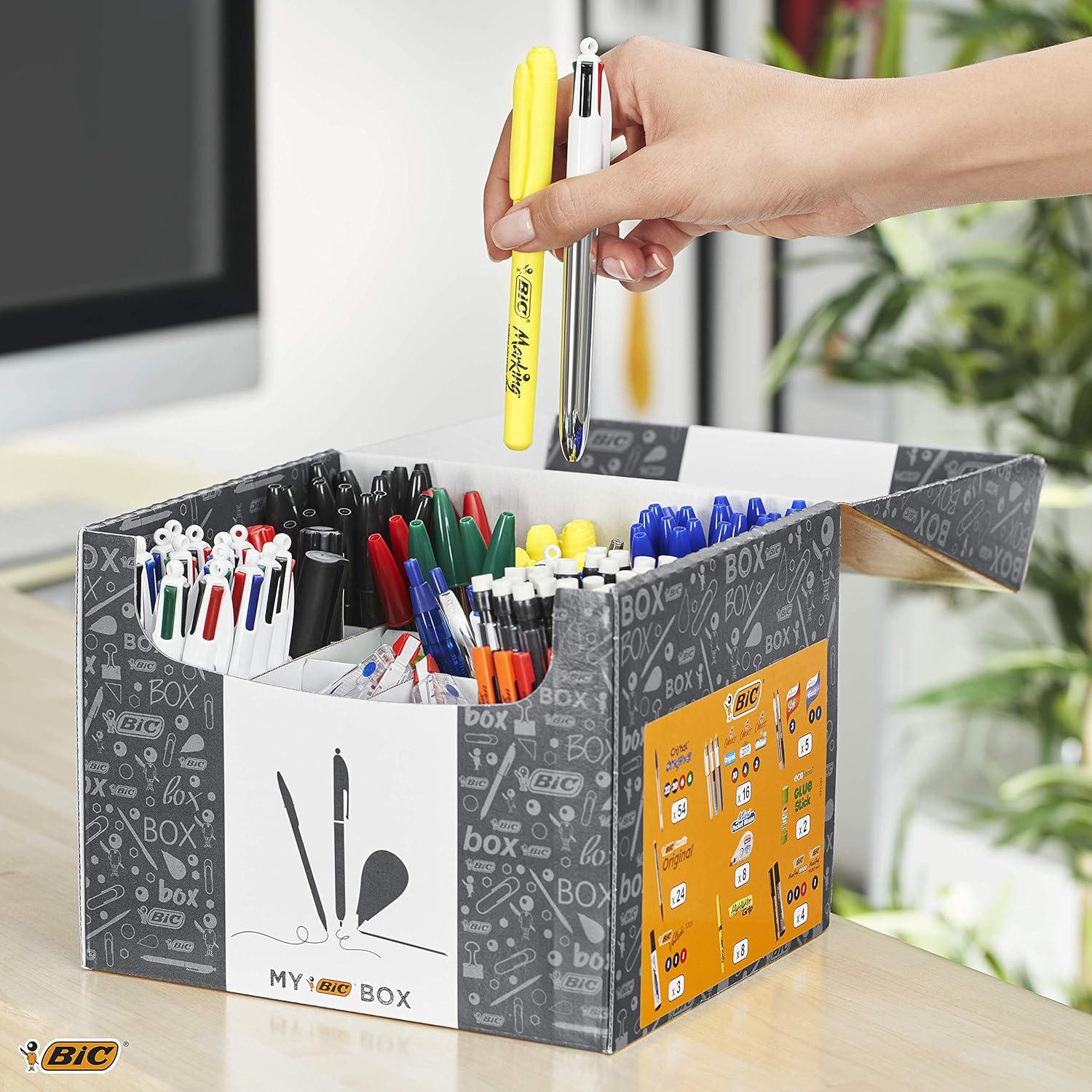 My BIC Box Boîte de 124 produits d'écriture - 75 stylos à bille, 24 porte-mines, 8 rubans correcteurs, 7 marqueurs, 8 surligneurs et 2 bâtons de colle blanche (21 g) – Image 4