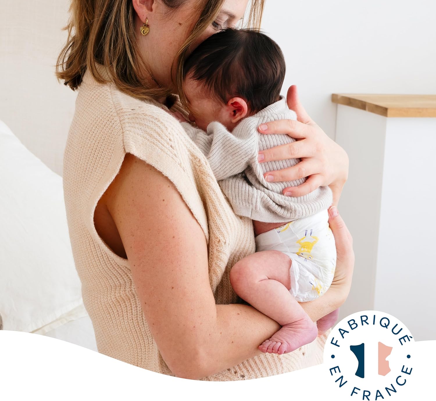 BIOLANE - Couches bébé taille 1 - (2-5 kg) - Peaux sensibles - Ultra-absorbantes, sans fuite, sèchent jusqu'à 12 heures - Confort & Protection - Pack 1 mois 162 couches - Fabriquées en France – Image 7