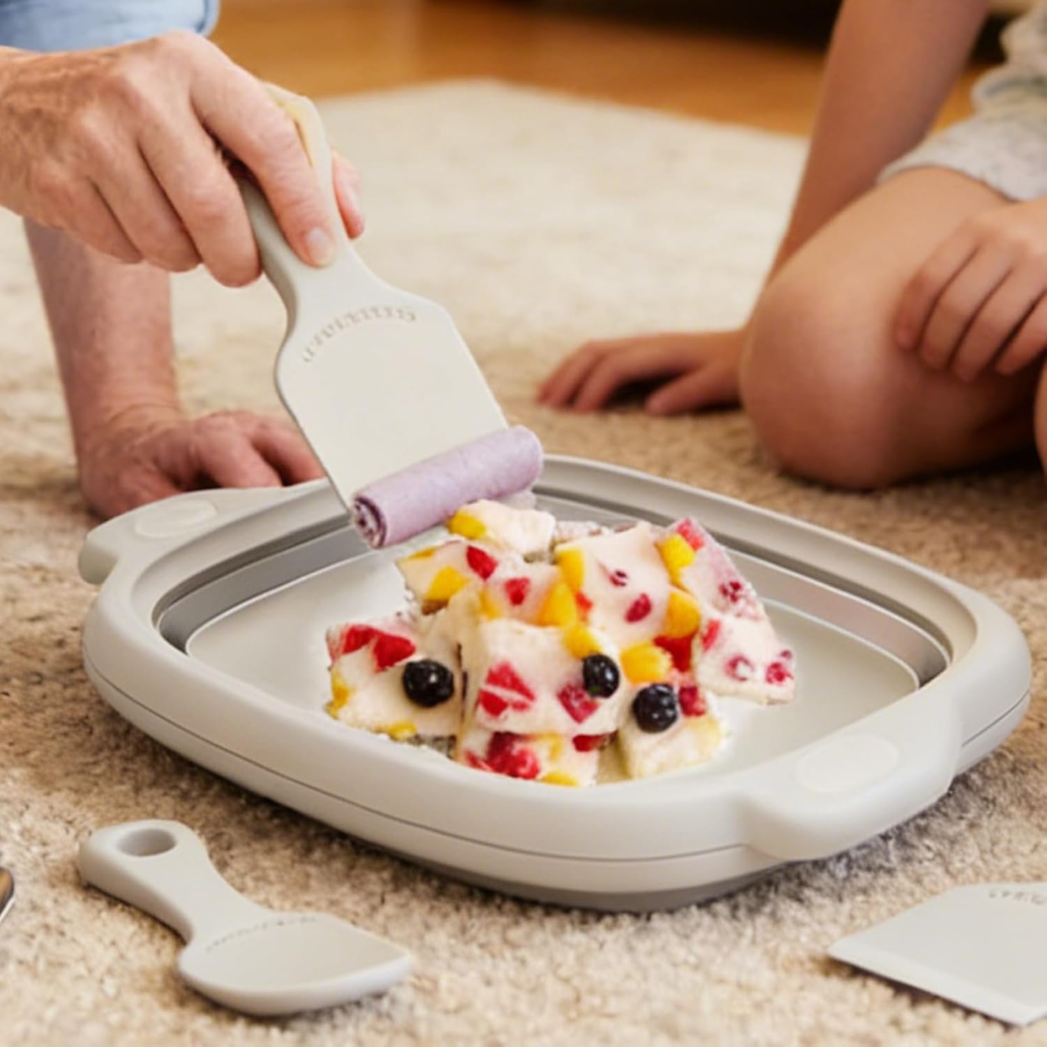 lyanny Machine à Glaçons Roulées, Bac à Glaçons en Acier Inoxydable Kit de Glace Roulée avec Congélateur, pour Sorbet Dessert Yaourt Fait Maison Adultes Cuisine et Fête Camping Pique-Nique – Image 4