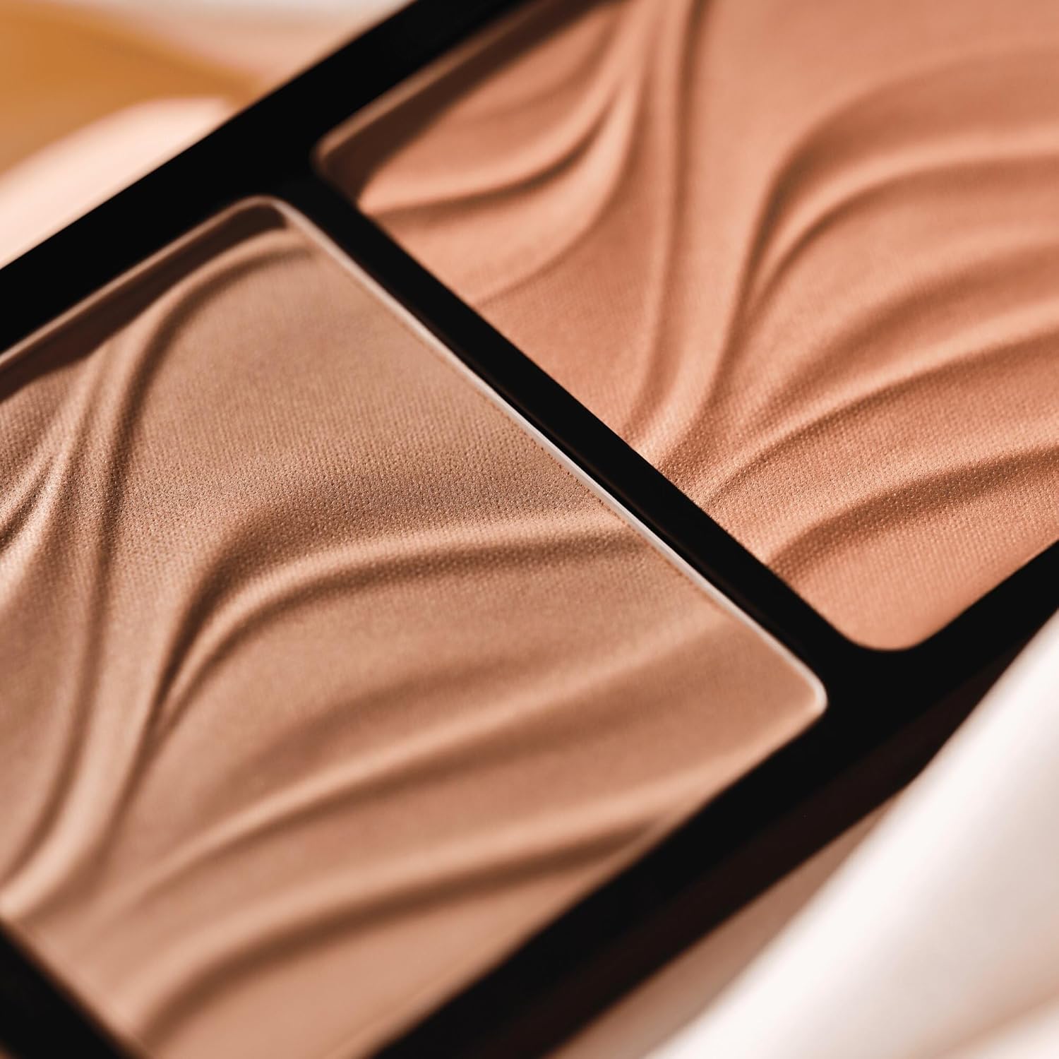 Catrice Cosmetics Palette Butter Like Bronze et Contour, longue durée, rehausse les yeux, résultat instantané, naturel, mat (9 g) – Image 8