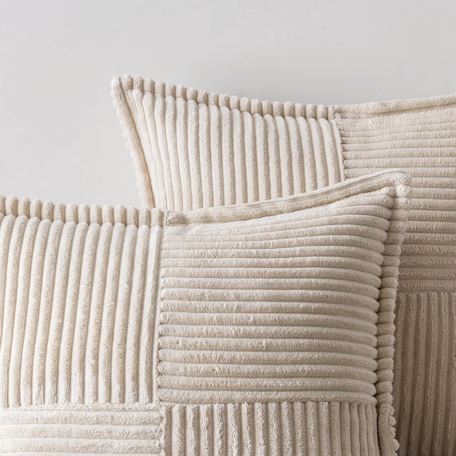 MIULEE Lot de 2 housses de coussin en velours côtelé, carrées, décoratives, douces, pour la décoration de la maison, du canapé, de la chambre à coucher, crème, 40 x 40 cm – Image 3