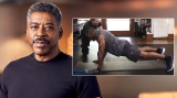 La routine quotidienne de pompes d&rsquo;Ernie Hudson renforce sa force à 80 ans