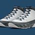 Nike Diamond Clutch Blanc / Photon Dust – Décembre 2025 – IQ1045-102